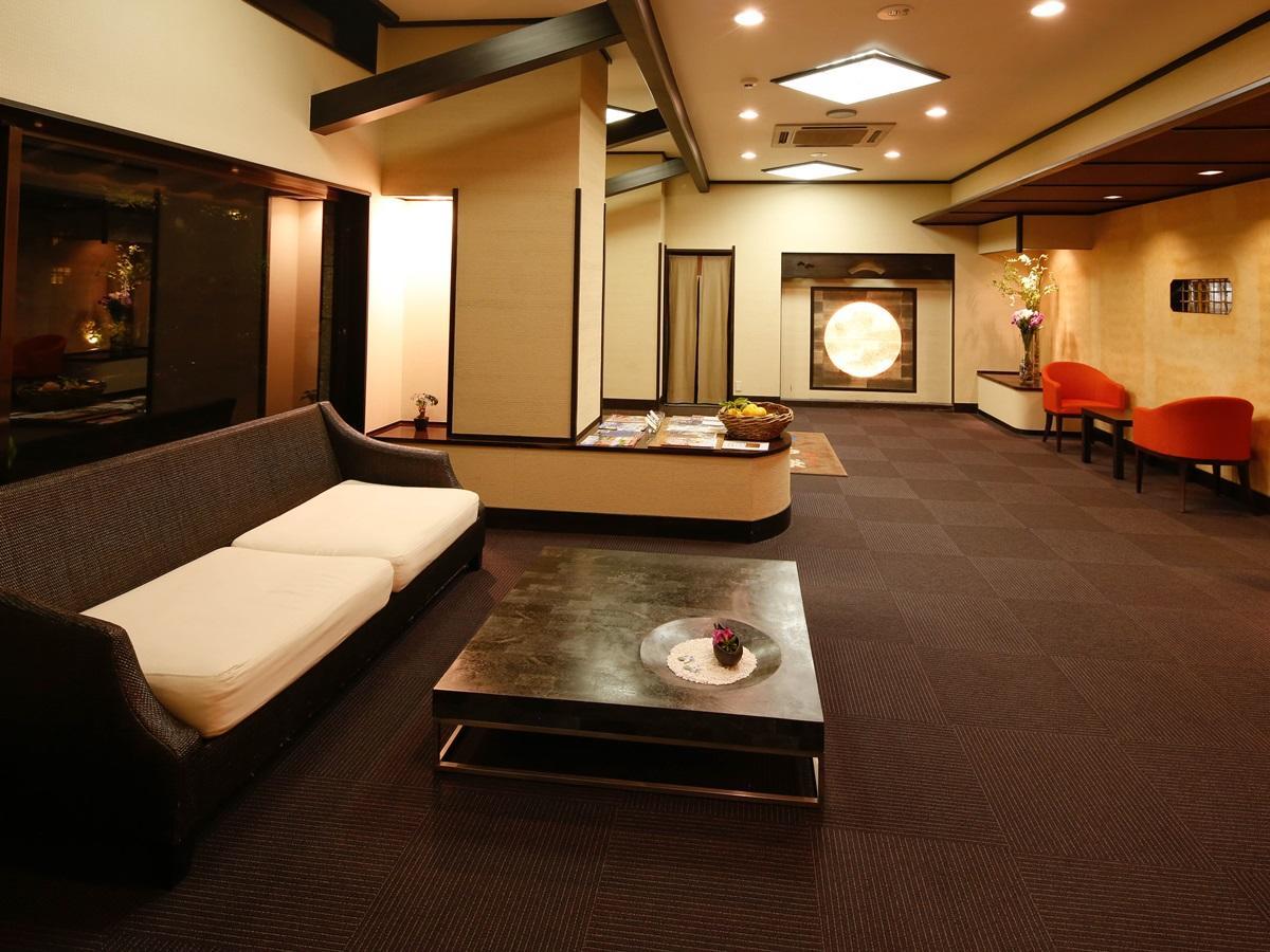 源泉掛け流しの宿albergo湯楽 Yugawara Exterior foto