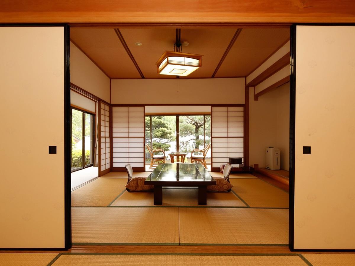 源泉掛け流しの宿albergo湯楽 Yugawara Exterior foto