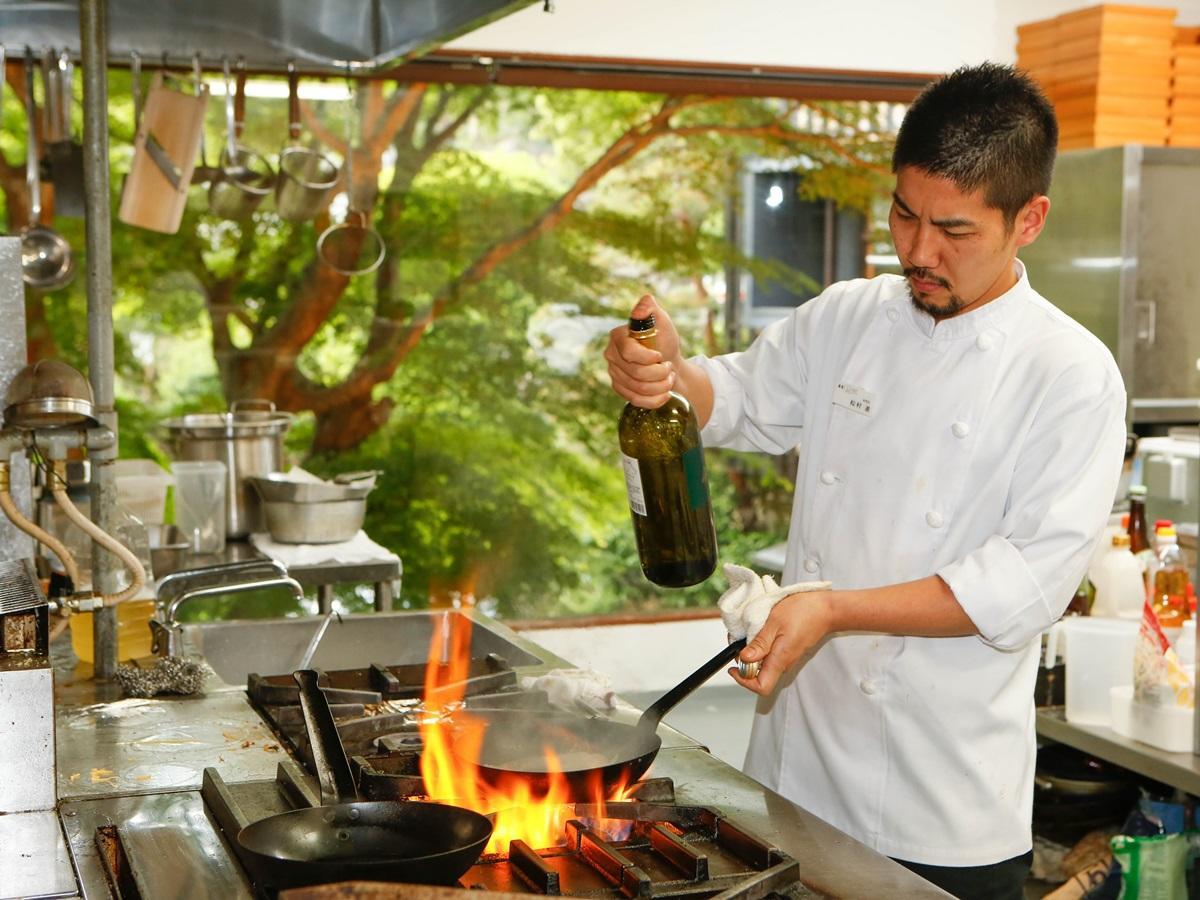 源泉掛け流しの宿albergo湯楽 Yugawara Exterior foto