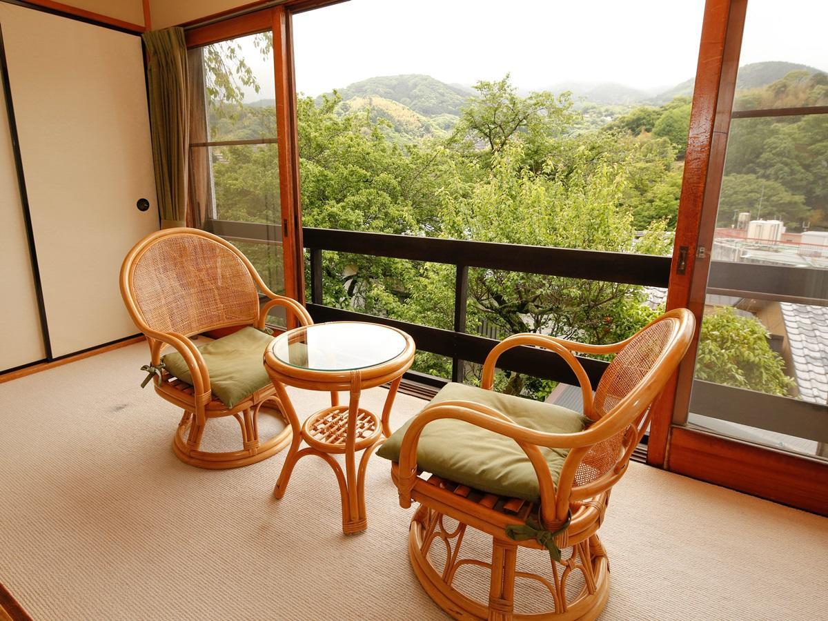 源泉掛け流しの宿albergo湯楽 Yugawara Exterior foto